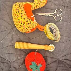 Vintage Wood Sewing Thread Spools Lot Of 25